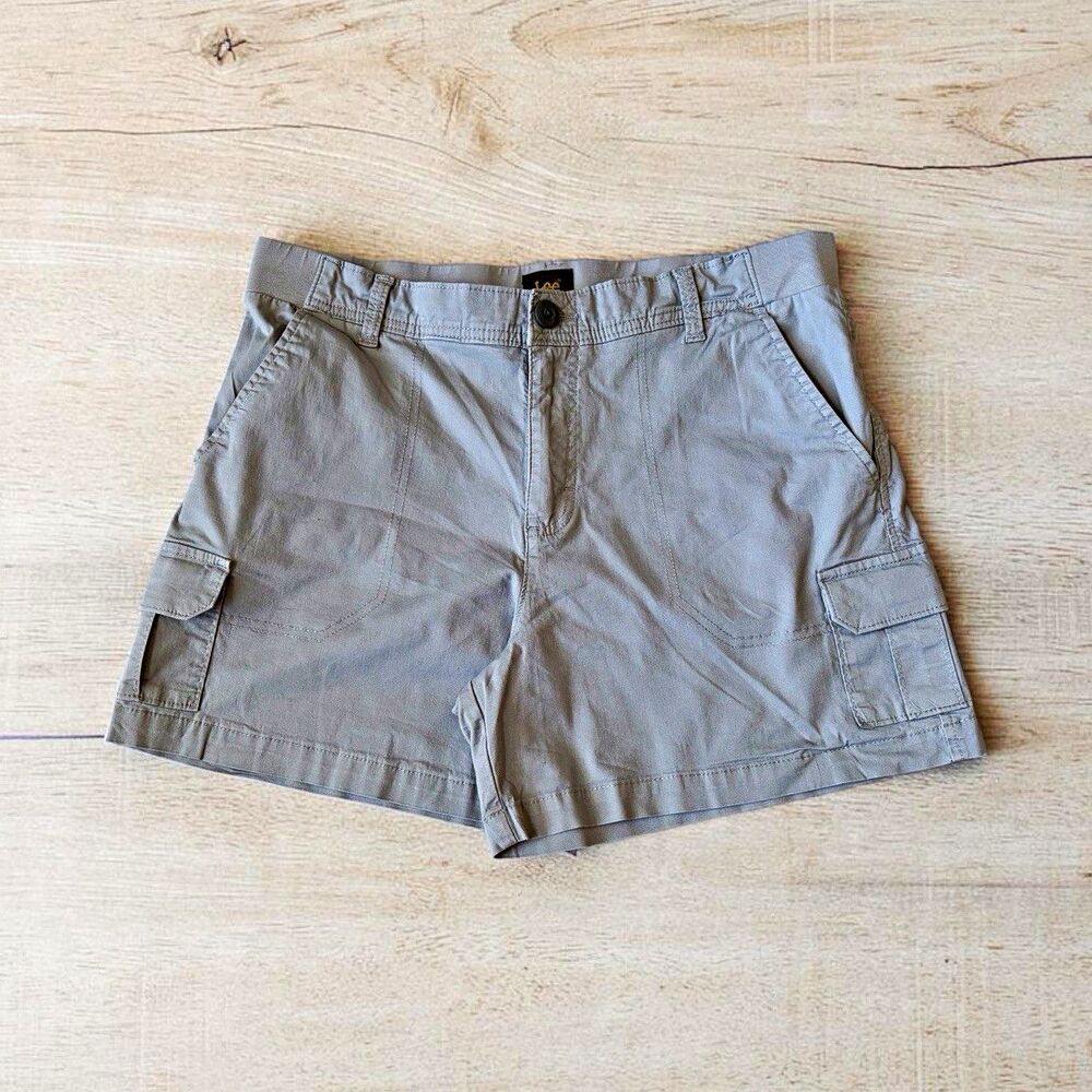 Lee Women’s Gray Cargo Shorts Size 14 High Rise Stretch Twill 34x5 Flat Front